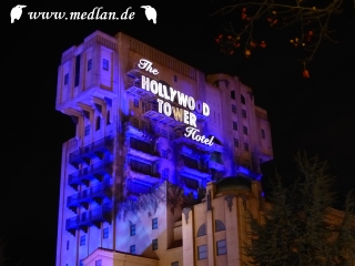 Hollywood Tower Hotel (bei Nacht)